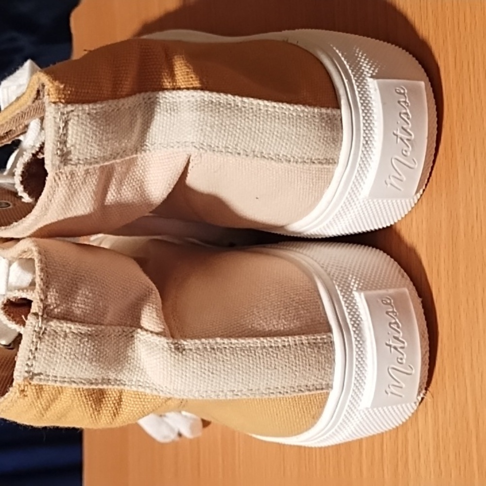 Coconuts by Matisse Tan and White Sneakers Classic High-Top Like New Unisex 6.5. - Picture 3 of 6